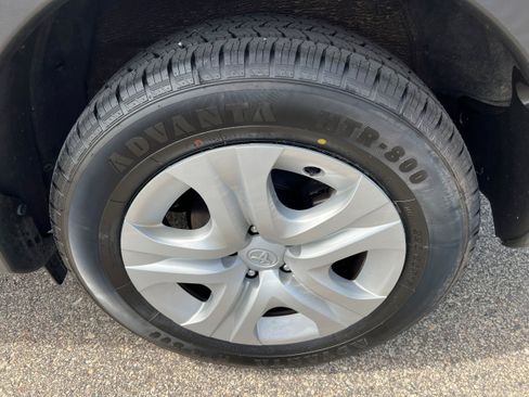 Used 2015 Toyota RAV4 LE AWD/4WD image 9