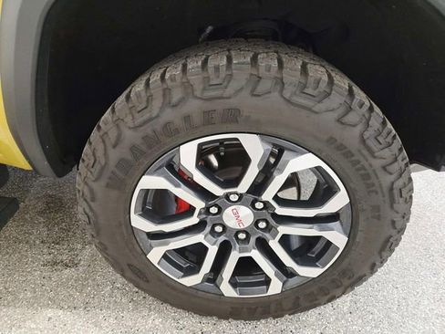 Used 2024 GMC Canyon AT4 w/ AT4 Premium Package image 18