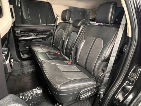 Used 2019 Ford Expedition Platinum image 22