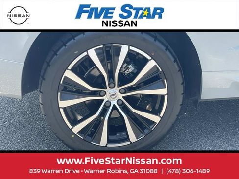 Used 2024 Volvo XC60 B5 Plus w/ Protection Package Premier AWD/4WD image 7