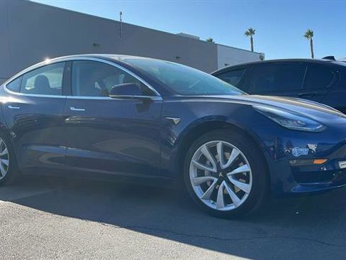 Used 2017 Tesla Model 3 Long Range image 1