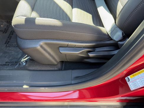 New 2026 Chevrolet Equinox LT w/ LPO, Floor Liner Package image 27