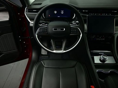 Used 2024 Jeep Grand Cherokee L Limited w/ Luxury Tech Group II image 2