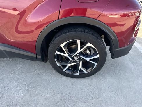 Used 2018 Toyota C-HR XLE FWD image 7