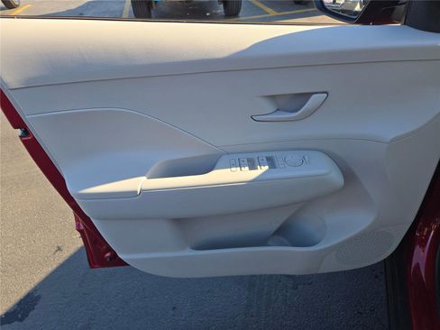 Used 2025 Hyundai Kona SEL image 22