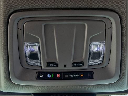 Used 2025 Chevrolet Silverado 2500 Custom w/ Custom Value Package image 27