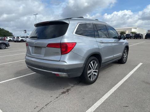 Used 2017 Honda Pilot Touring image 5
