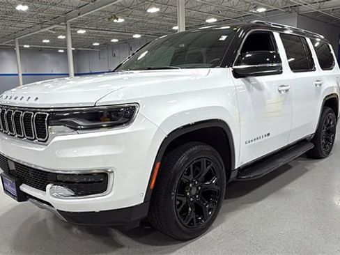 Used 2024 Jeep Wagoneer Series III image 16