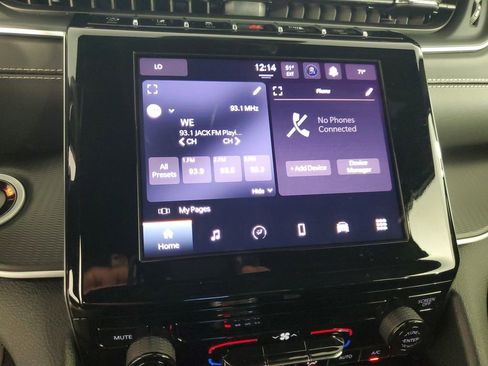 Used 2025 Jeep Grand Cherokee Laredo X image 20