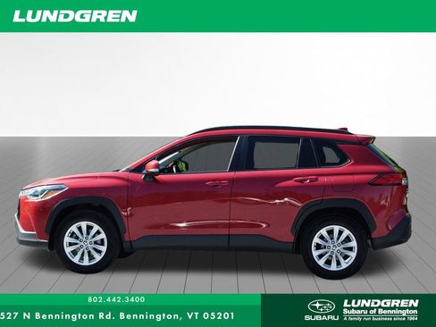Used 2022 Toyota Corolla Cross LE w/ Moonroof Package AWD/4WD image 30