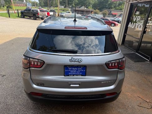 Used 2021 Jeep Compass Sport FWD image 5