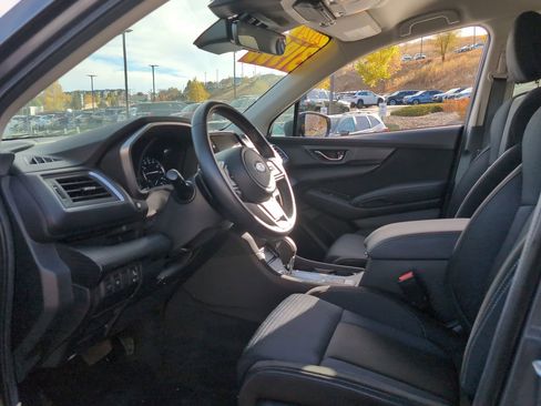 Used 2024 Subaru Ascent Premium w/ Convenience Package image 10