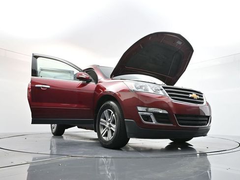 Used 2016 Chevrolet Traverse LT image 35