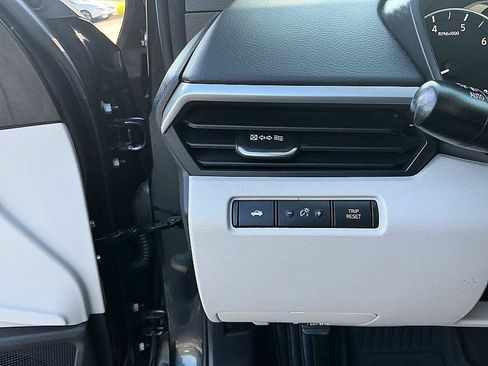 Certified 2022 Nissan Altima 2.5 SV FWD image 13