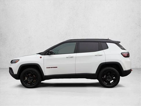 Used 2023 Jeep Compass Trailhawk w/ Trailhawk Elite Group AWD/4WD image 8