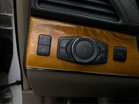 Used 2014 Lincoln MKX AWD w/ Equipment Group 101A image 23