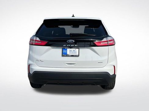 Certified 2024 Ford Edge SE image 5