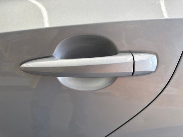 Used 2023 Nissan Sentra SV FWD image 15