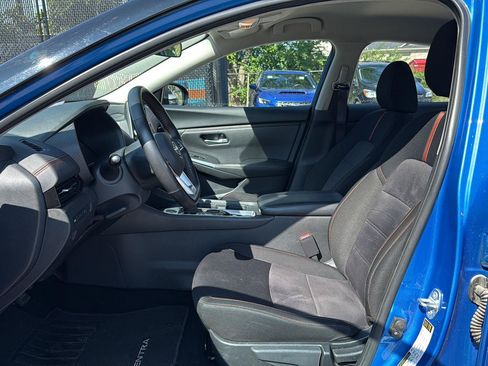 Used 2025 Nissan Sentra SR w/ Midnight Edition FWD image 9
