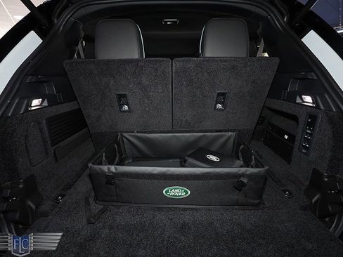 Used 2025 Land Rover Range Rover Long Wheelbase SE AWD/4WD image 31