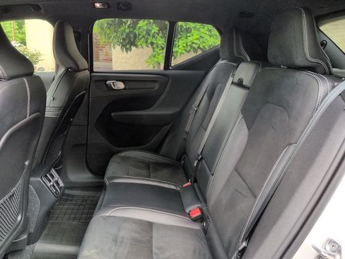 Used 2021 Volvo XC40 T5 R-Design AWD/4WD image 15