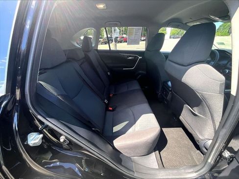 Used 2025 Toyota RAV4 XLE AWD/4WD image 16