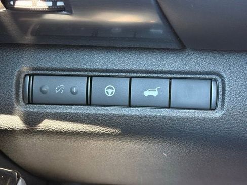 New 2026 Nissan Pathfinder SL w/ SL Premium Package (P04) AWD/4WD image 32