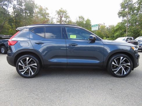 Used 2022 Volvo XC40 T5 R-Design w/ Advanced Package image 5