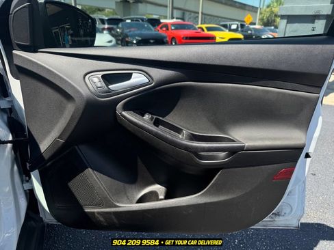 Used 2016 Ford Focus SE FWD image 23