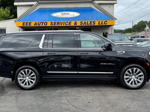 Used 2021 GMC Yukon XL Denali w/ Denali Premium Package AWD/4WD image 1
