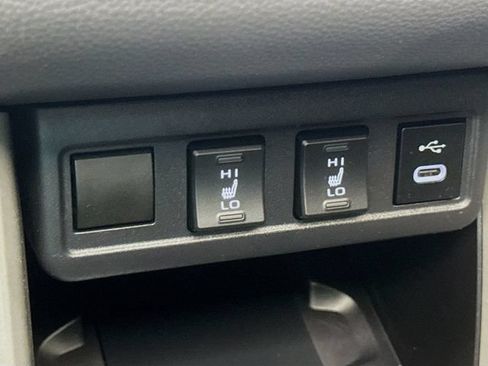 Used 2025 Toyota Corolla Cross XLE w/ Convenience Package FWD image 20