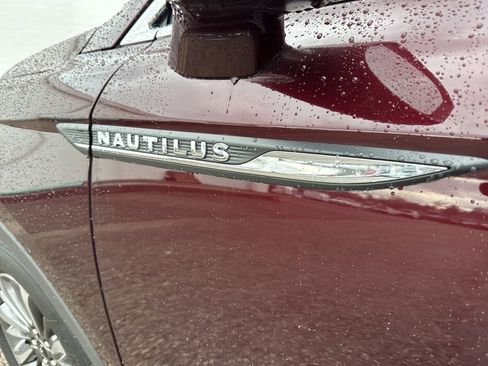 Certified 2023 Lincoln Nautilus AWD image 5