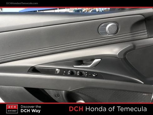 Used 2025 Hyundai Elantra Limited image 15
