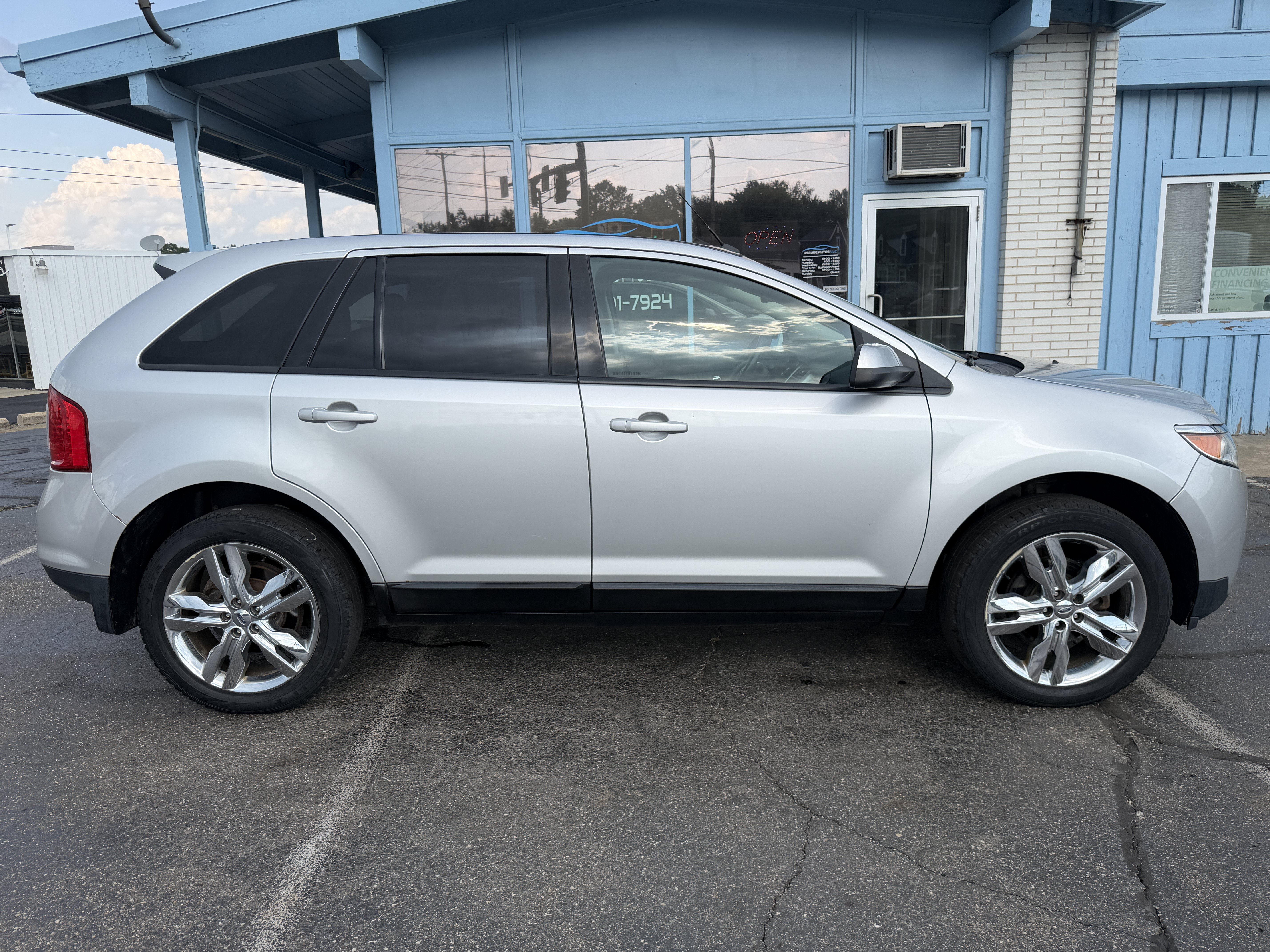 Used 2014 Ford Edge SEL w/ Equipment Group 205A AWD/4WD image 6