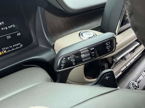 Certified 2023 Lincoln Aviator Reserve w/ Elements Package Plus AWD/4WD image 28