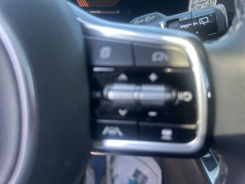 Used 2024 Kia Sorento S w/ Panoramic Sunroof Package FWD image 12