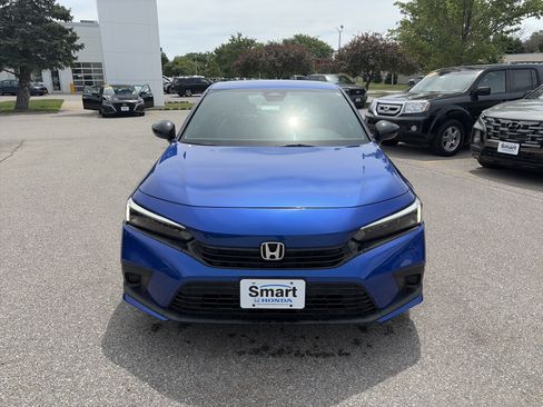 Used 2023 Honda Civic Sport image 2