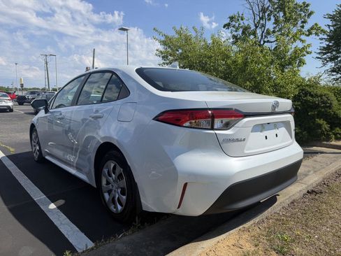 Used 2026 Toyota Corolla LE FWD image 4
