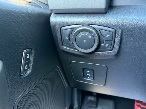 Certified 2018 Ford F150 Raptor w/ Equipment Group 801A Mid image 39