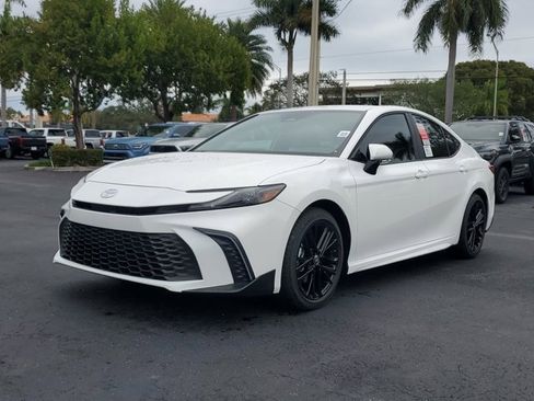 New 2026 Toyota Camry SE image 2