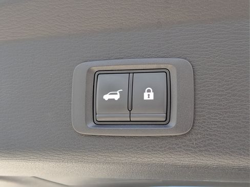 Used 2025 Mitsubishi Outlander SE FWD image 11