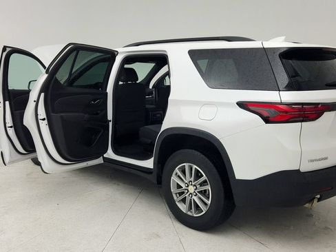 Certified 2023 Chevrolet Traverse LT FWD image 12