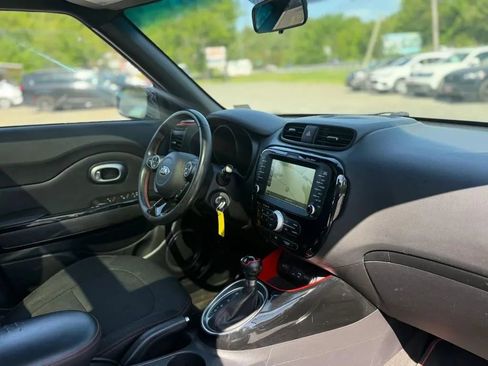Used 2015 Kia Soul + FWD image 19