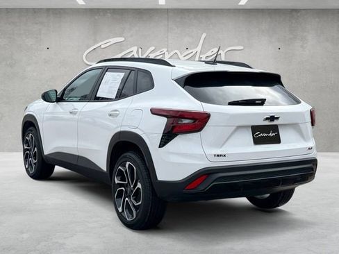 Certified 2025 Chevrolet Trax RS image 14