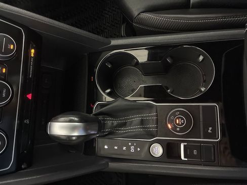 Used 2022 Volkswagen Atlas Cross Sport SE image 18