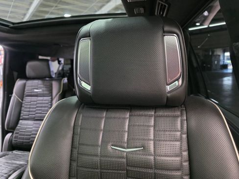 Used 2023 Cadillac Escalade ESV Sport Platinum w/ LPO, ONYX Package AWD/4WD image 36
