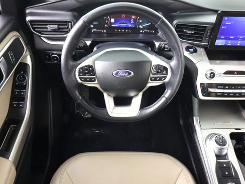 Used 2023 Ford Explorer XLT w/ Equipment Group 202A image 30