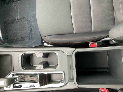 Certified 2025 Nissan Sentra SR image 24