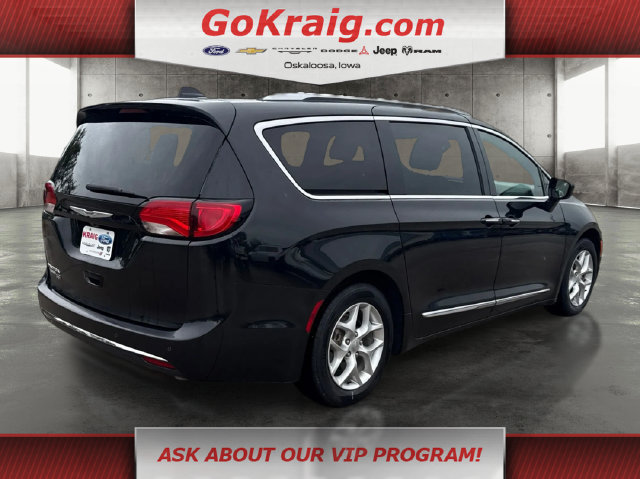 Used 2019 Chrysler Pacifica Touring-L FWD image 5