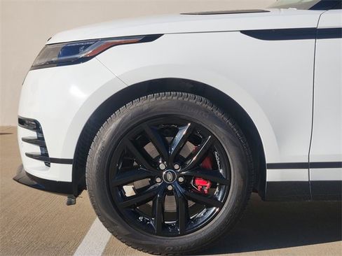 Used 2025 Land Rover Range Rover Velar Dynamic SE image 9